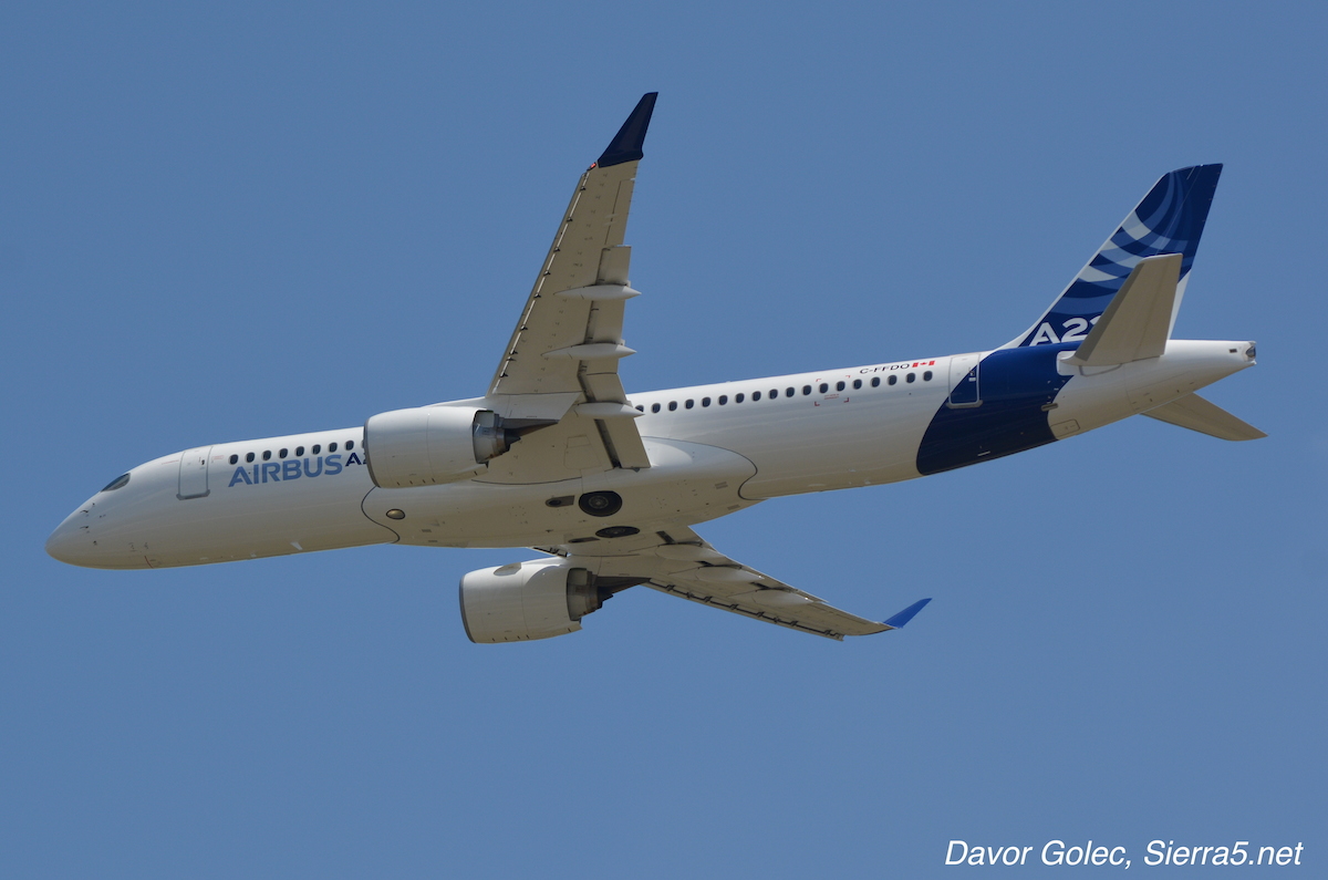 Airbus A220 1