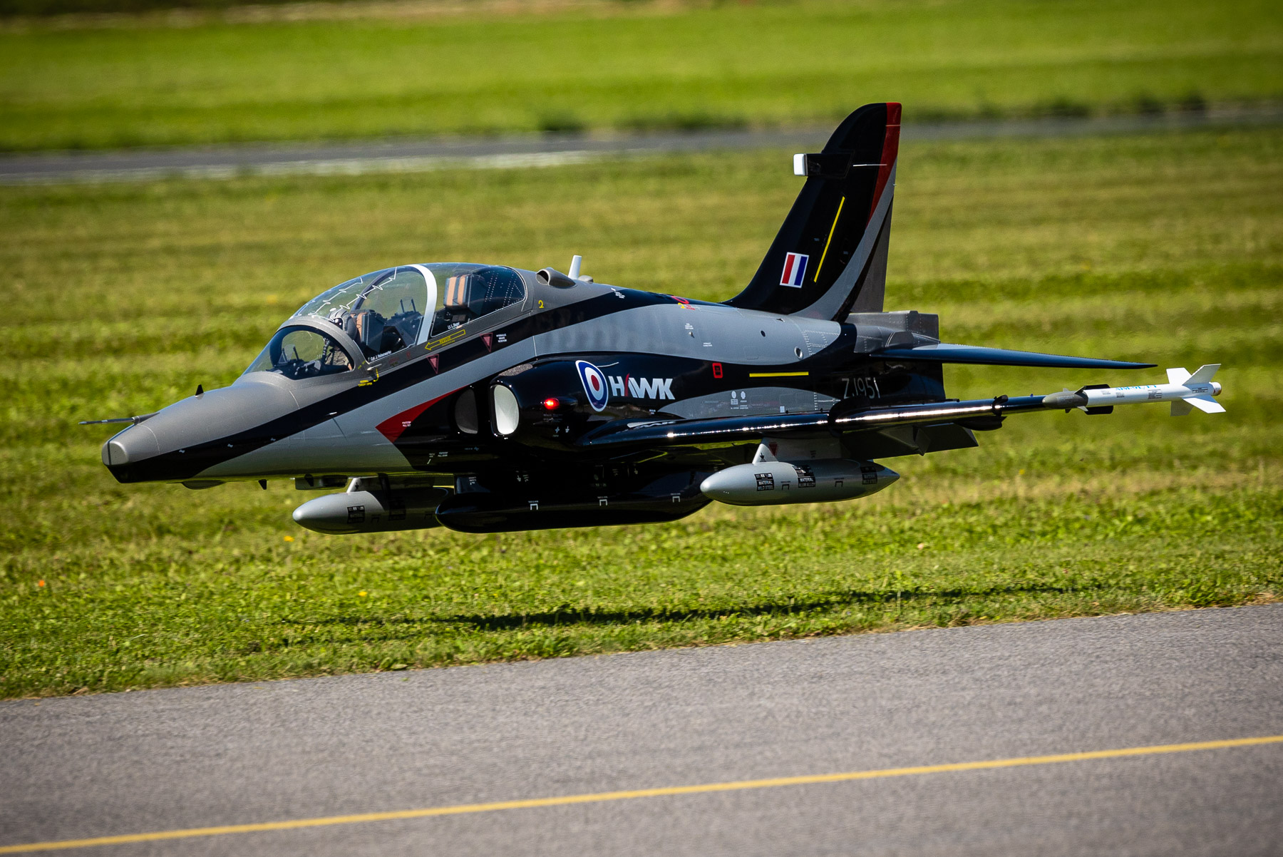 Model letala hawk 100
