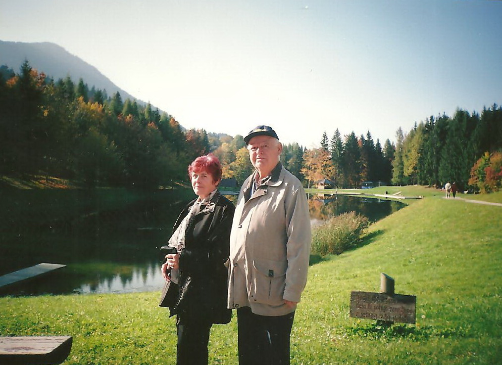 jerica_in_ivan_sta_za_pisanje_rpala_energijo_iz_narave_001.jpg jerica_in_ivan_sta_za_pisanje_rpala_energijo_iz_narave_001.jpg