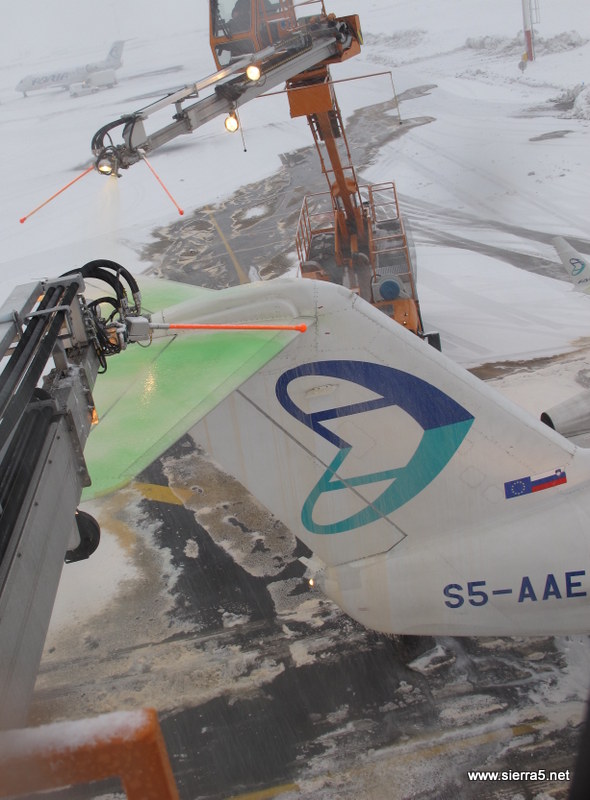 adr_crj200_deicing_img_1757.jpg