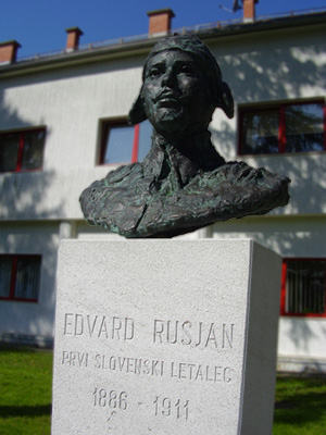 Spomenik_Edvardu_Rusjanu-2.jpg