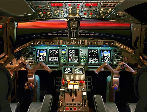 embraer_erj-145_kokpit_viraerospacetechnology.jpg