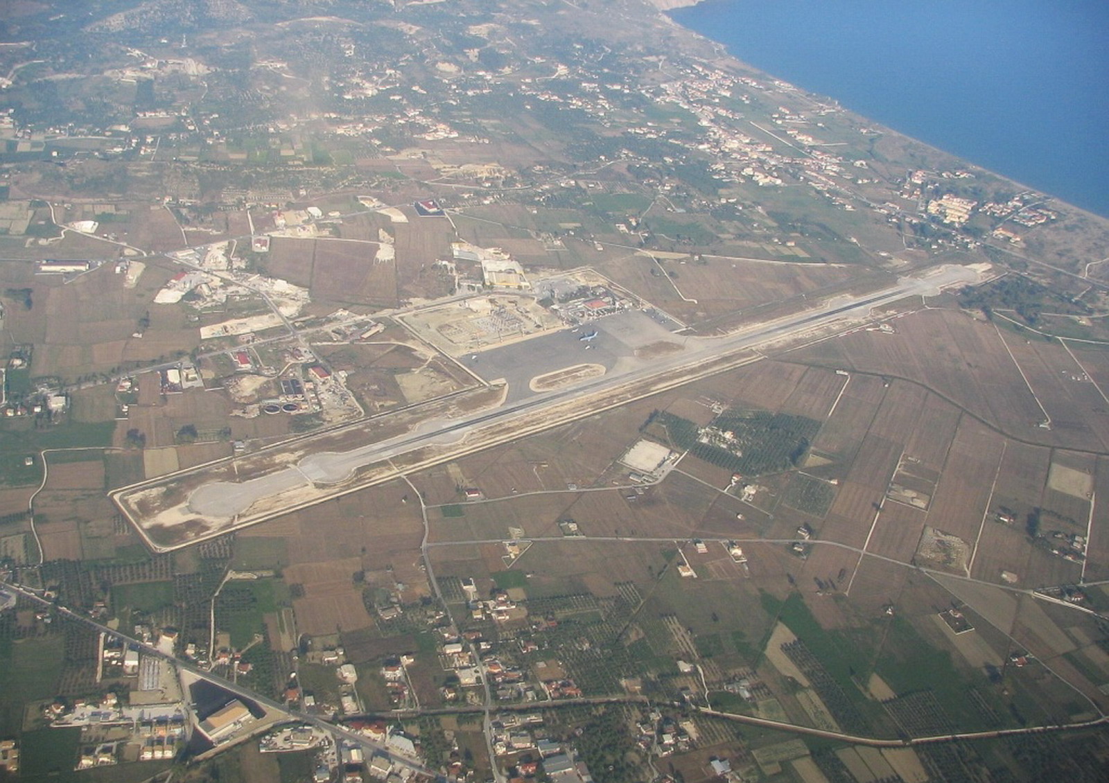 Ob obstoječem se gradi nov potniški terminal - 050 050_-_zakyyntos--.jpg