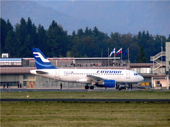 airbus_a319-112_oh-lvc.jpg