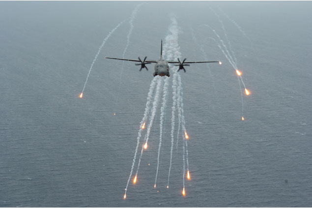 alenia_c_27j_with_flares.jpg