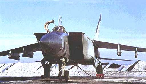 mikojan_mig_25_foxbat_photo_egroups_com.jpg