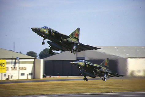 saab_ja_37_viggen_photo_egroups_com.jpg