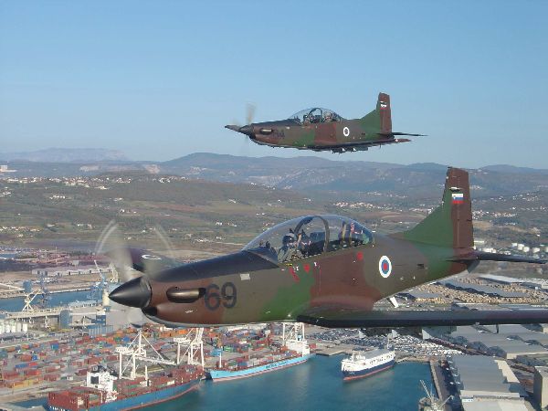 pilatus_pc9_formacija2_virmors.jpg