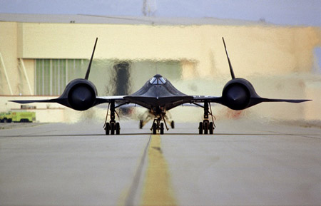 lockheed_martin_sr_71_blackbird_roll.jpg