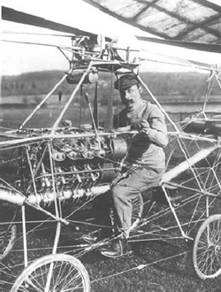 paul_cornu_v_svojem_helikopterju_1907.jpg